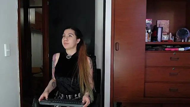 Snapshot of karlamoon23 chatting on 22, 9, 2025 karlamoon23 online show from 22, 9, 2025