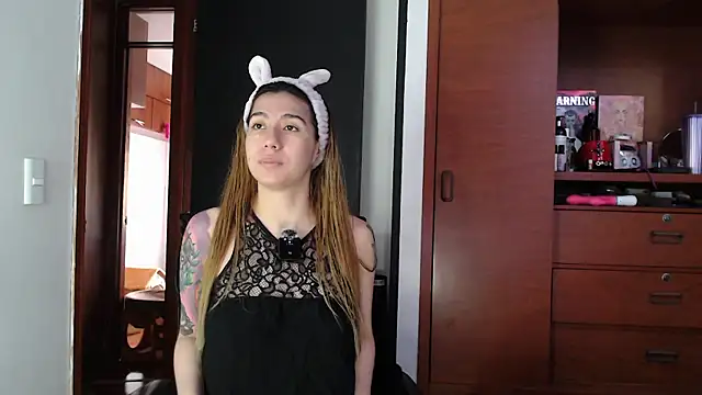 Snapshot of karlamoon23 chatting on 24, 9, 2025 karlamoon23 online show from 24, 9, 2025