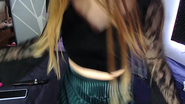 Snapshot of karlamoon23 chatting on 28, 9, 2025 karlamoon23 online show from 28, 9, 2025