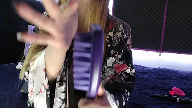 Snapshot of karlamoon23 chatting on 9, 10, 2025 karlamoon23 online show from 9, 10, 2025