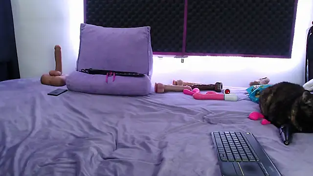 Snapshot of karlamoon23 chatting on 25, 10, 2025 karlamoon23 online show from 25, 10, 2025