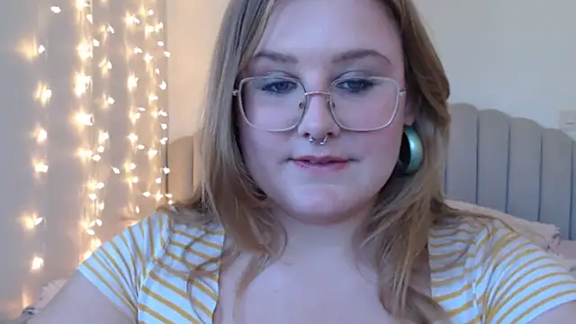 Snapshot of AgnesRoseCams chatting on 12, 6, 2026 AgnesRoseCams online show from 12, 6, 2026