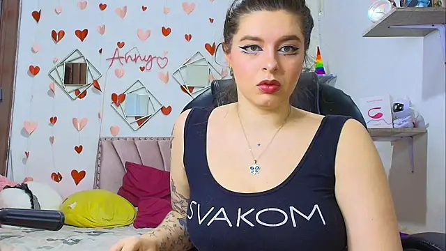 Anny Hurtado online show from 16, 10, 2025