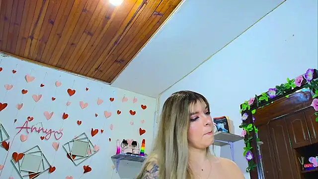 Anny Hurtado online show from 21, 12, 2025