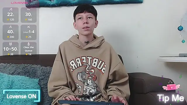 LiamBrown09 online show from 1, 12, 2025