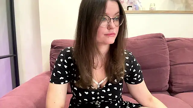 Snapshot of mia_shine_bright_wow chatting on 16, 9, 2025 mia shine bright wow online show from 16, 9, 2025