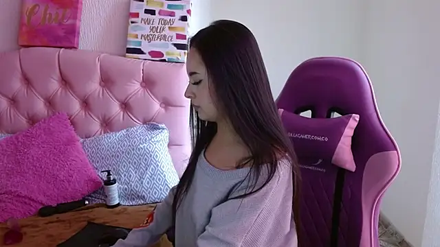 Emma-Flowers online show from 29, 9, 2025