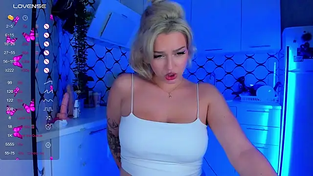 Snapshot of Candy_Mur chatting on 30, 9, 2025 Candy Mur online show from 30, 9, 2025