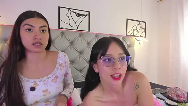 Naughty Couple83 online show from 25, 11, 2025