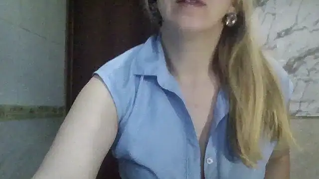 Snapshot of MiyaHottie chatting on 15, 5, 2026 MiyaHottie online show from 15, 5, 2026