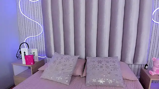 SamanthaPeachss online show from 14, 1, 2026