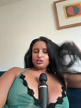 Snapshot of Angelaarayexx chatting on 17, 9, 2025 Angelaarayexx online show from 17, 9, 2025