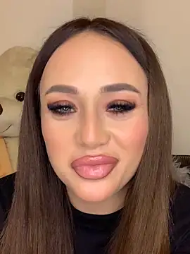 hannacandii online show from 11, 11, 2025