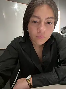 Alyha Cortes online show from 15, 9, 2025