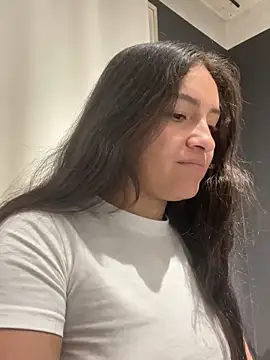 Alyha Cortes online show from 24, 11, 2025