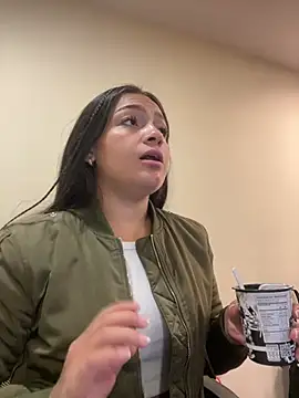 Alyha Cortes online show from 11, 3, 2026