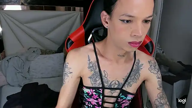 Snapshot of sara_slut21 chatting on 11, 12, 2024 sara slut21 online show from 11, 12, 2024