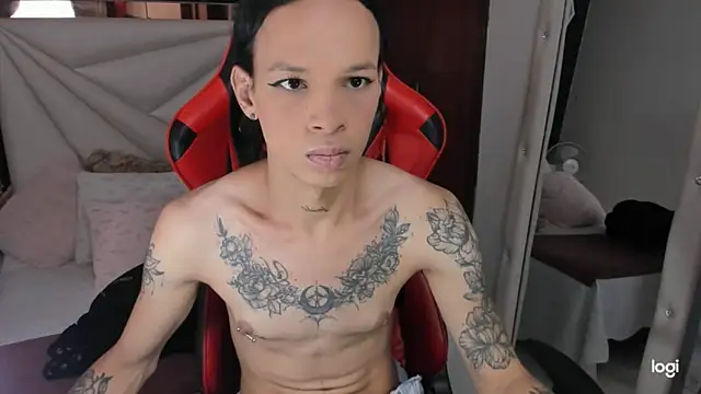 Snapshot of sara_slut21 chatting on 20, 12, 2024 sara slut21 online show from 20, 12, 2024