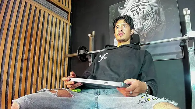 DimitriDeluxe online show from 18, 11, 2025