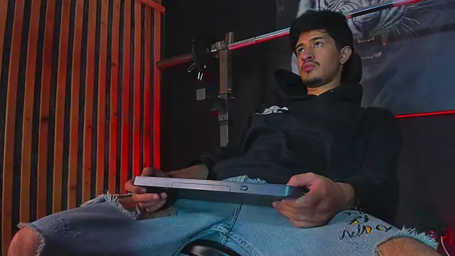 DimitriDeluxe online show from 19, 11, 2025