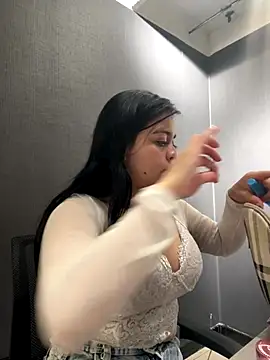 Emily Rivers  online show from 25, 11, 2025