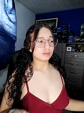 Snapshot of Mia___15 chatting on 21, 10, 2025 Mia 15 online show from 21, 10, 2025