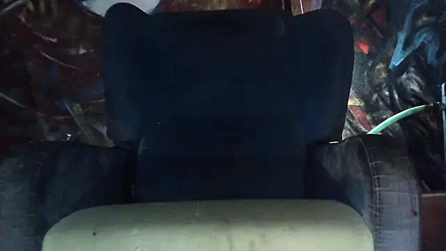 Snapshot of lovehairymature90 chatting on 10, 10, 2025 lovehairymature90 online show from 10, 10, 2025