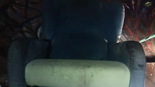 Snapshot of lovehairymature90 chatting on 13, 10, 2025 lovehairymature90 online show from 13, 10, 2025