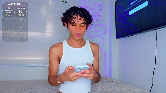 Snapshot of Aaron_Wiinter chatting on 10, 2, 2026 Aaron Wiinter online show from 10, 2, 2026