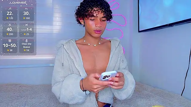 Snapshot of Aaron_Wiinter chatting on 12, 3, 2026 Aaron Wiinter online show from 12, 3, 2026