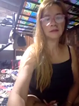 Snapshot of SexyHottMom chatting on 17, 1, 2026 SexyHottMom online show from 17, 1, 2026