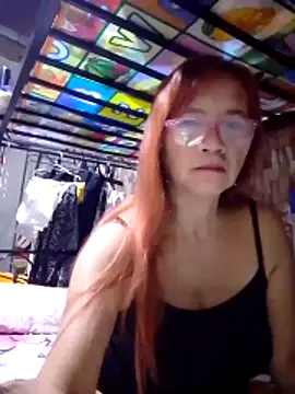 Snapshot of SexyHottMom chatting on 3, 2, 2026 SexyHottMom online show from 3, 2, 2026