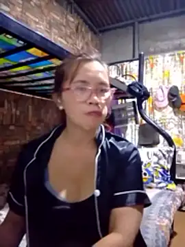 Snapshot of SexyHottMom chatting on 21, 3, 2026 SexyHottMom online show from 21, 3, 2026