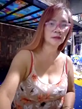 Snapshot of SexyHottMom chatting on 31, 3, 2026 SexyHottMom online show from 31, 3, 2026