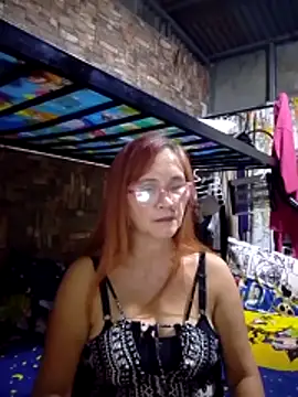 Snapshot of SexyHottMom chatting on 1, 4, 2026 SexyHottMom online show from 1, 4, 2026