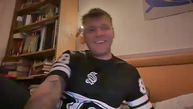 Snapshot of monster_d_2025 chatting on 4, 10, 2025 monster d 2025 online show from 4, 10, 2025