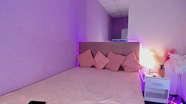 NikkiBustt online show from 1, 10, 2025