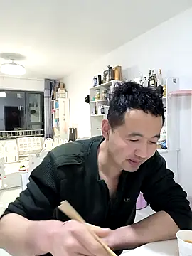 Snapshot of huanhuanaaaaa chatting on 8, 4, 2026 huanhuanaaaaa online show from 8, 4, 2026