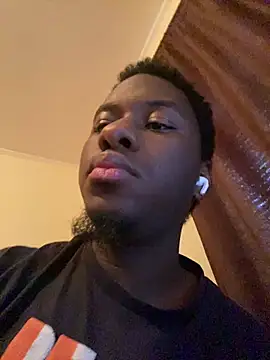 Snapshot of ThickDic28 chatting on 13, 5, 2026 ThickDic28 online show from 13, 5, 2026