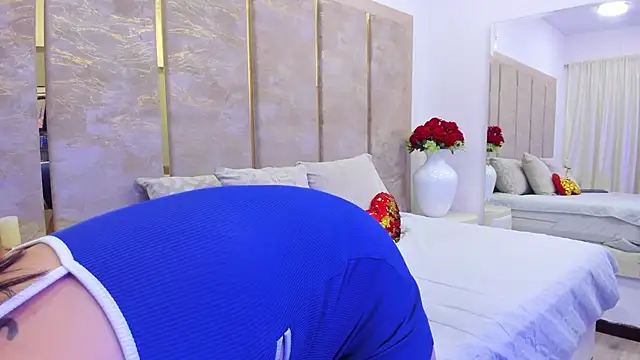 MiaWelkin online show from 14, 9, 2025