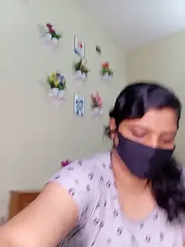 Snapshot of Rose-luckey chatting on 21, 6, 2026 Rose-luckey online show from 21, 6, 2026