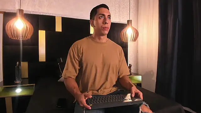 Lucio  Fox online show from 8, 5, 2026