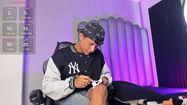  Leohot  online show from 23, 10, 2025