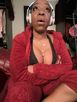 Snapshot of Kennady_Buxum_Goddess chatting on 4, 10, 2025 Kennady Buxum Goddess online show from 4, 10, 2025