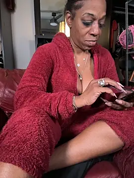 Snapshot of Kennady_Buxum_Goddess chatting on 5, 10, 2025 Kennady Buxum Goddess online show from 5, 10, 2025