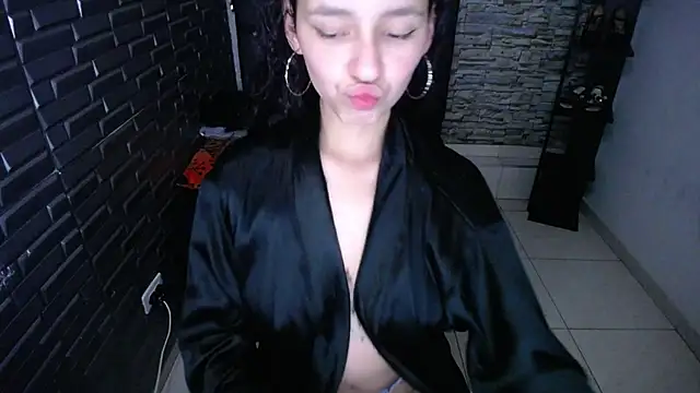 Snapshot of sofia_ginevra chatting on 13, 12, 2025 sofia ginevra online show from 13, 12, 2025