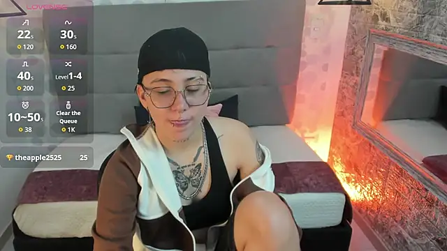 emahills  axelrose online show from 25, 10, 2025