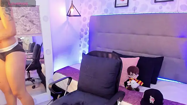 emahills  axelrose online show from 29, 10, 2025