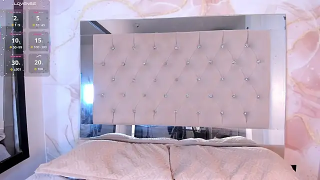 Luna Tylor online show from 11, 3, 2026