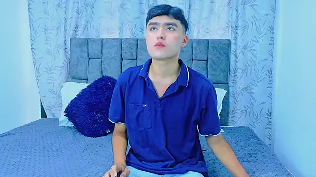Snapshot of Camilo_fire18 chatting on 3, 10, 2025 Camilo fire18 online show from 3, 10, 2025